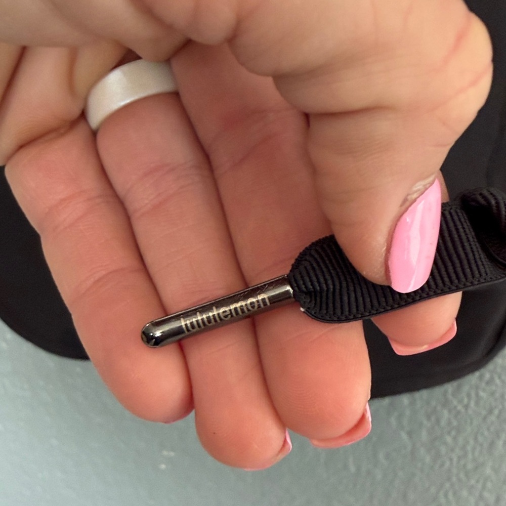 Women's Black Lululemon Athletica Shorts size 6 - Picture 4 of 11